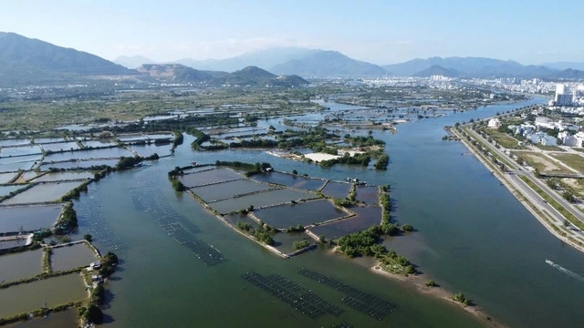 Khánh Hòa còn hàng chục khu đất chưa được các xã, phường bàn giao - Ảnh 1