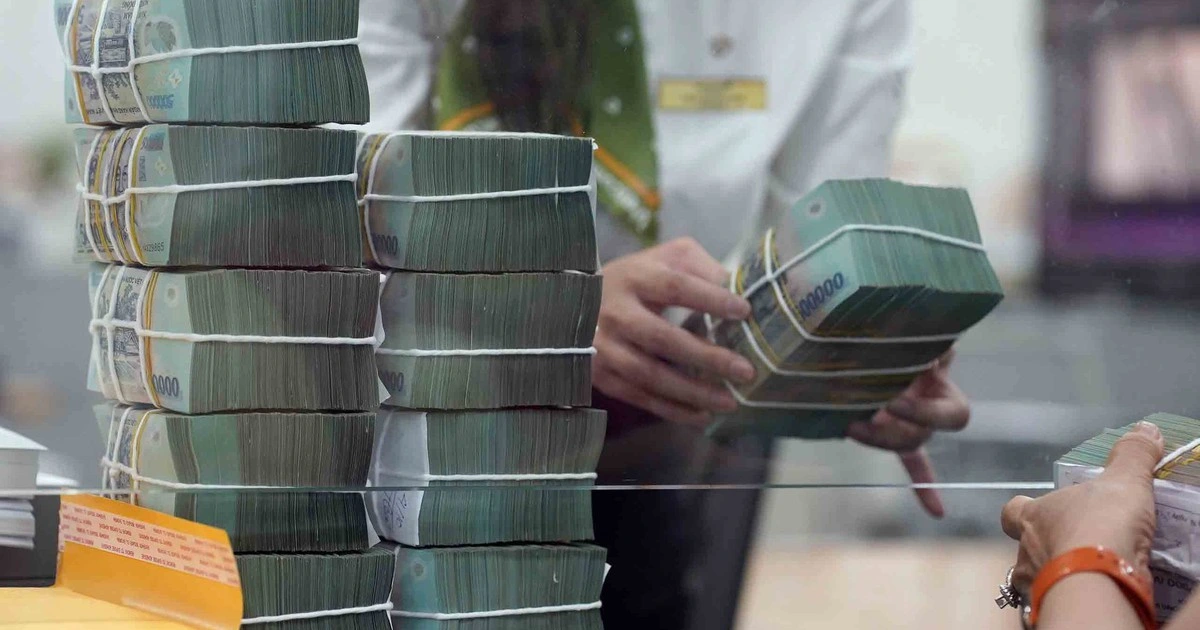 Tiền ra mạnh, làm sao ngăn lạm phát?
