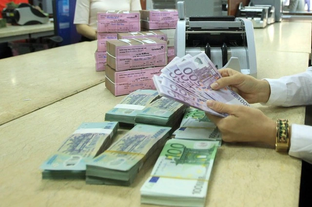 Giá USD hôm nay 10.8.2025: Đồng loạt cùng euro, bảng Anh tăng cao - Ảnh 1