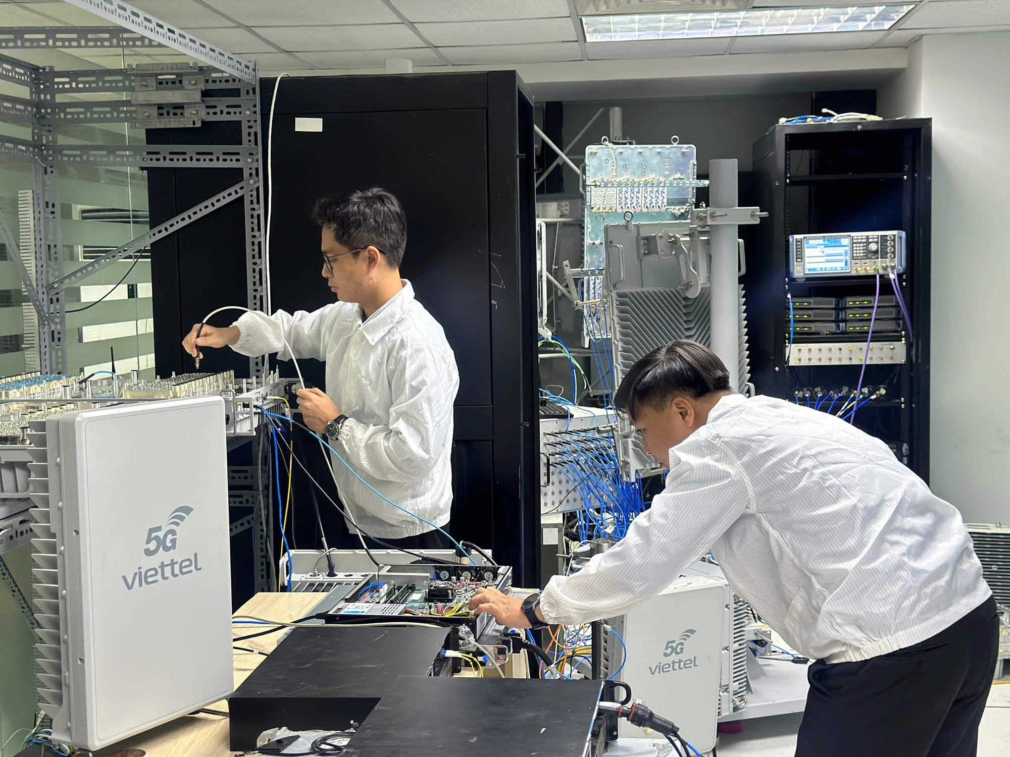 Những người lính thông tin trên hành trình 'make in Việt Nam' - Ảnh 4