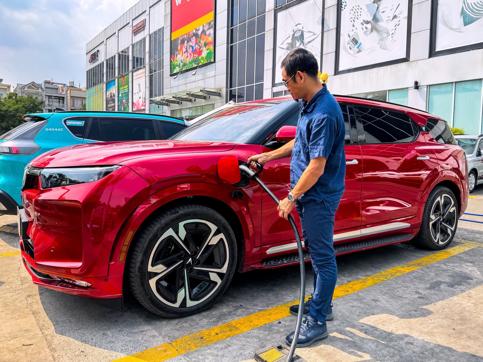 Cấp bách tăng tốc trạm sạc xe điện - Ảnh 1