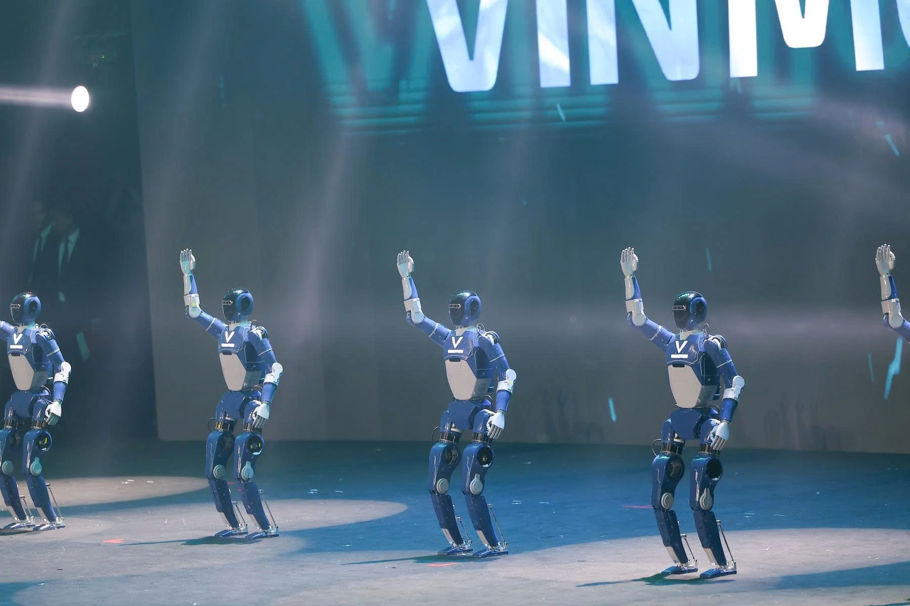 Từ xuất thô đến tự chủ công nghệ - Ảnh 2