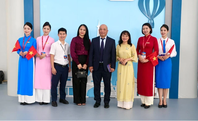 Dấu ấn Vietnam Airlines tại Triển lãm Thành tựu Đất nước - Ảnh 10