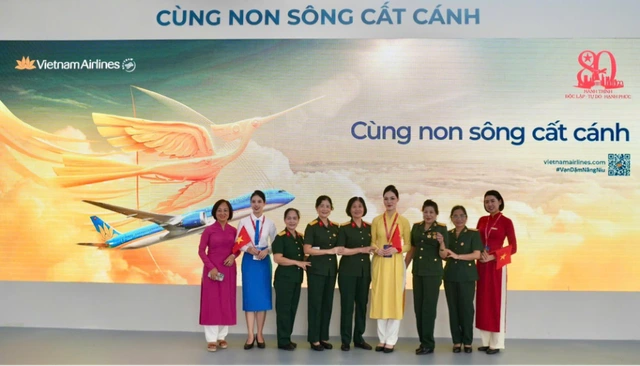 Dấu ấn Vietnam Airlines tại Triển lãm Thành tựu Đất nước - Ảnh 2