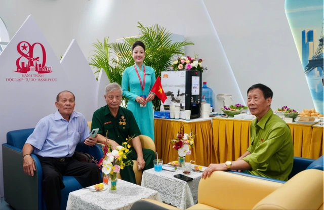 Dấu ấn Vietnam Airlines tại Triển lãm Thành tựu Đất nước - Ảnh 4