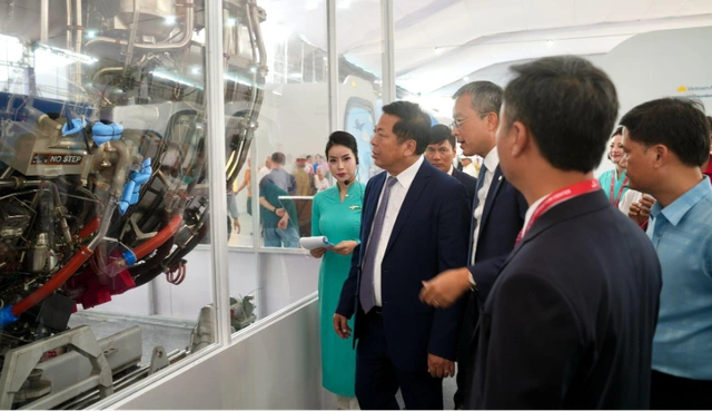 Dấu ấn Vietnam Airlines tại Triển lãm Thành tựu Đất nước - Ảnh 6