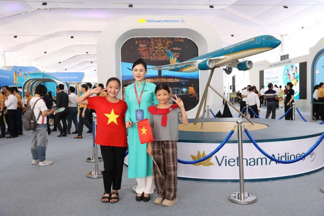 Dấu ấn Vietnam Airlines tại Triển lãm Thành tựu Đất nước - Ảnh 7