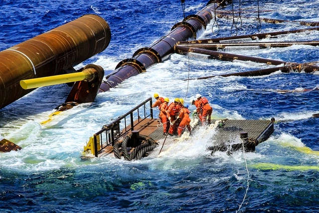 5 năm thi đua, Petrovietnam có hơn 7.082 sáng kiến, làm lợi 11.418 tỉ đồng - Ảnh 1