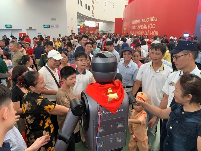 Ấn tượng những 'đầu tàu' kinh tế Việt Nam sau 80 năm - Ảnh 5