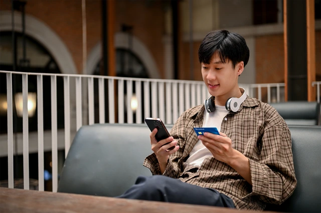 Bước vào đại học, bắt đầu hành trình tài chính đầu đời - Ảnh 1