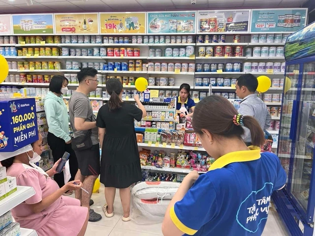 Khuyến khích chăn nuôi bò sữa nội địa, siết chặt sữa nhập khẩu - Ảnh 1