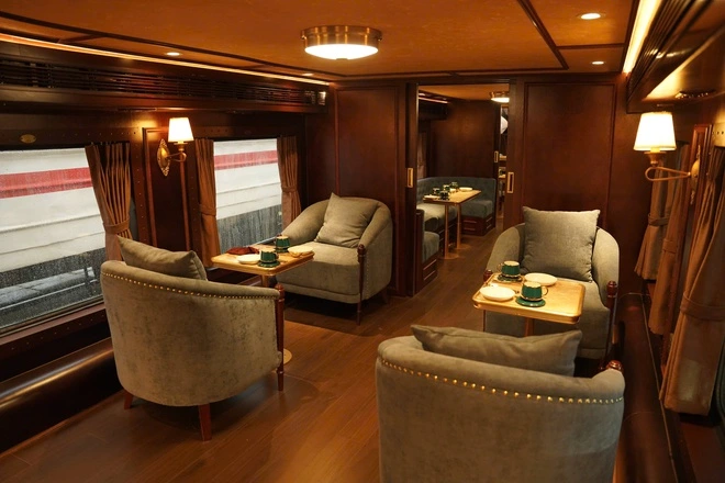 Đường sắt chạy đoàn tàu di sản 'Hà Nội 5 cửa ô' - Ảnh 4