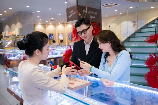 PNJ đạt doanh thu 17.218 tỉ đồng 6 tháng đầu năm - Ảnh 2