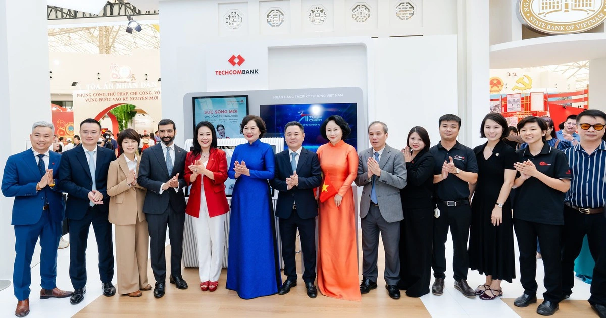 Triển lãm Thành tựu Đất nước 80 năm: Techcombank kết nối công nghệ và chuẩn sống mới
