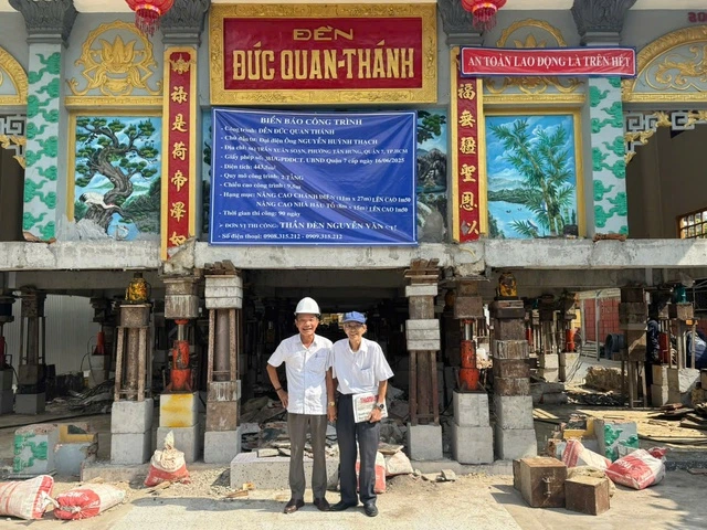 'Thần đèn' nâng ngôi đền 200 năm tuổi tại TP.HCM lên cao 1,5m - Ảnh 1