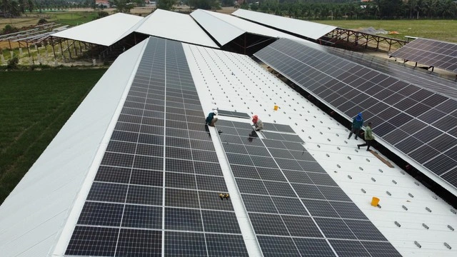 Bộ Công thương nói gì về đề xuất hỗ trợ lắp điện mặt trời 'chưa hấp dẫn' - Ảnh 1