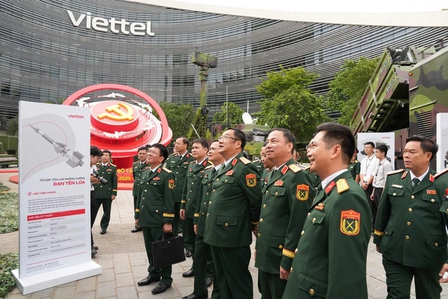 Viettel đặt mục tiêu tăng trưởng 2 con số, đưa Việt Nam trở thành quốc gia xuất khẩu công nghệ cao - Ảnh 3