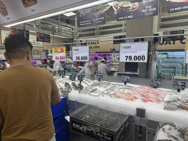 Nghịch lý thủy sản xuất khẩu khó bán nội địa - Ảnh 1