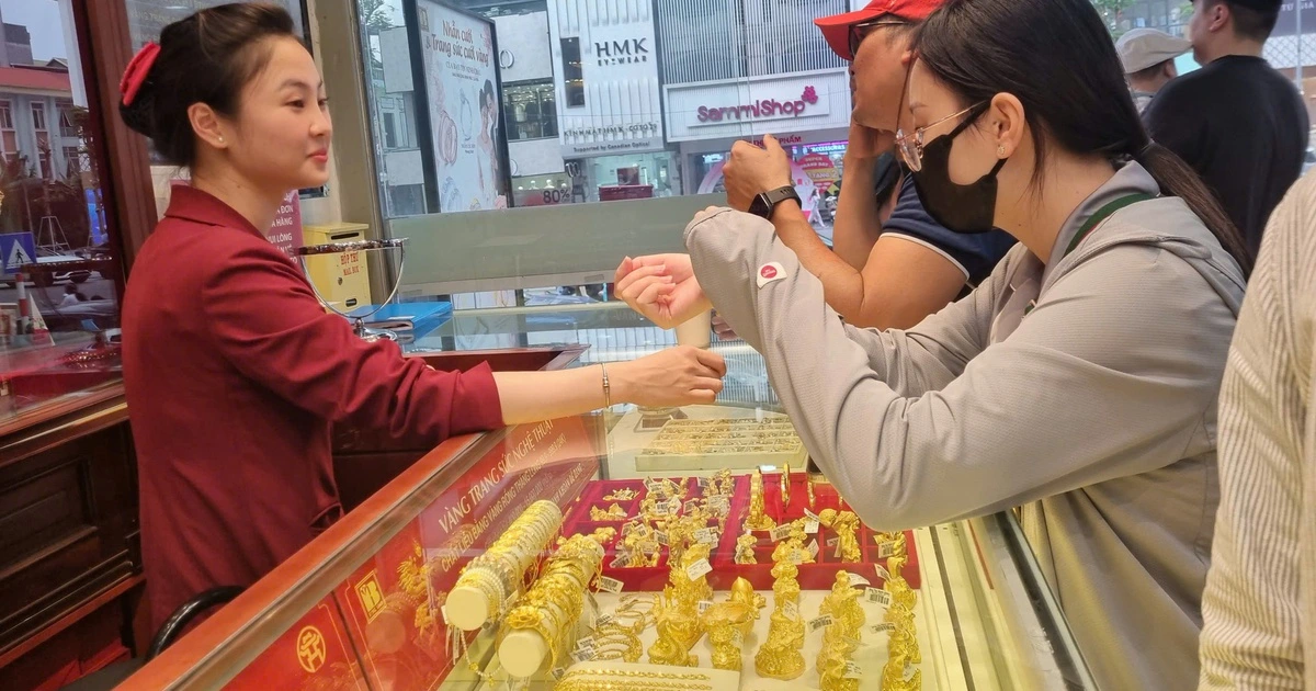 Giá vàng hôm nay 3.8.2025: Tăng 2,4 triệu đồng nhưng người mua chỉ lời 400.000 đồng