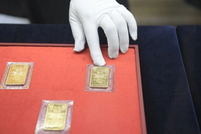 Giá vàng hôm nay 10.8.2025: Lập đỉnh kỷ lục nhưng lãi thua xa chứng khoán - Ảnh 1