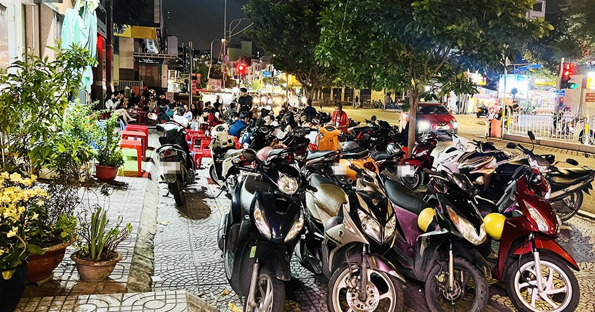 Vỉa hè, lòng đường vẫn bị lấn chiếm