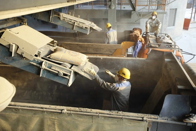 Nhiều doanh nghiệp xi măng thoát lỗ đầm đìa, báo lợi nhuận khủng - Ảnh 1