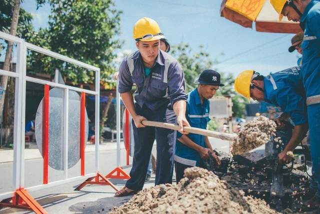 Cảnh báo chiêu trò lừa đảo gắn đồng hồ nước để chiếm đoạt tiền - Ảnh 1