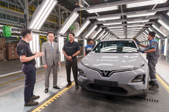 VinFast VF 6 và VF 7 làm tại Ấn Độ dành cho người Ấn, giá bán 'chấn động' thị trường? - Ảnh 4