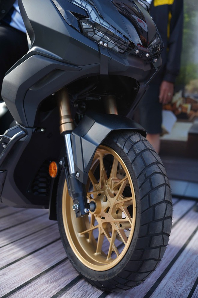 Xe tay ga Honda to, khỏe vừa ra mắt, cốp rộng gấp gần 3 lần của Vision: Hơn thua gì xe Yamaha, Zontes? - Ảnh 4