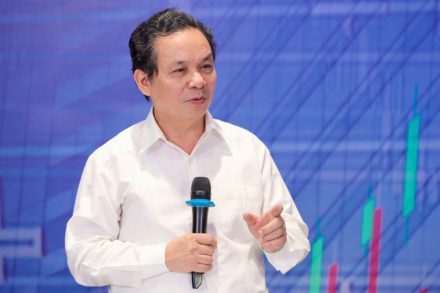 GS. TS. Hoàng Văn Cường: Lạm phát và tăng trưởng giống như anh em sinh đôi, không thể kỳ vọng một nền kinh tế tăng trưởng mạnh mà lạm phát bằng 0 - Ảnh 1