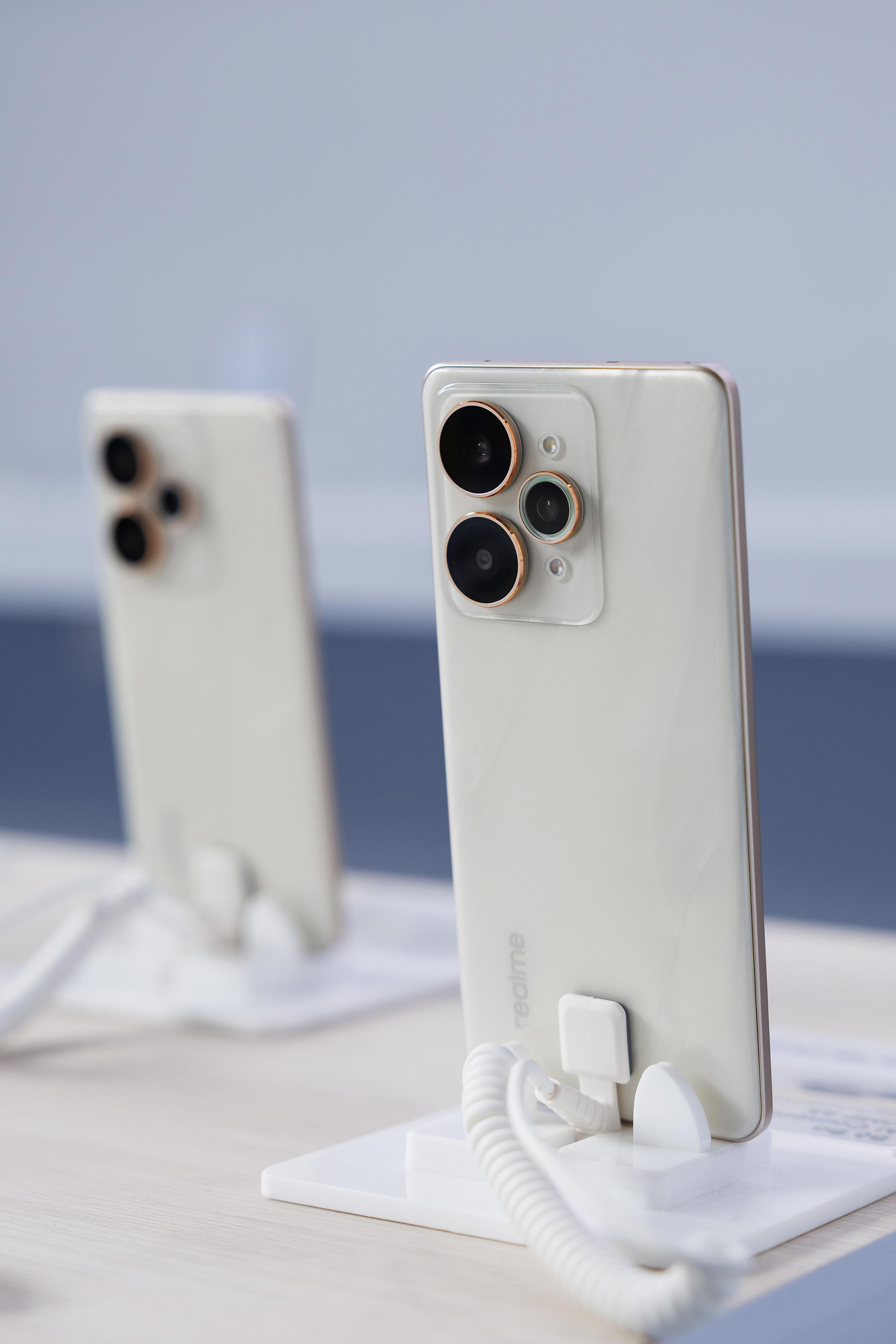 realme tung bộ 3 smartphone 15 series tại Việt Nam với hàng loạt tính năng AI, giá từ 9 triệu đồng - Ảnh 2