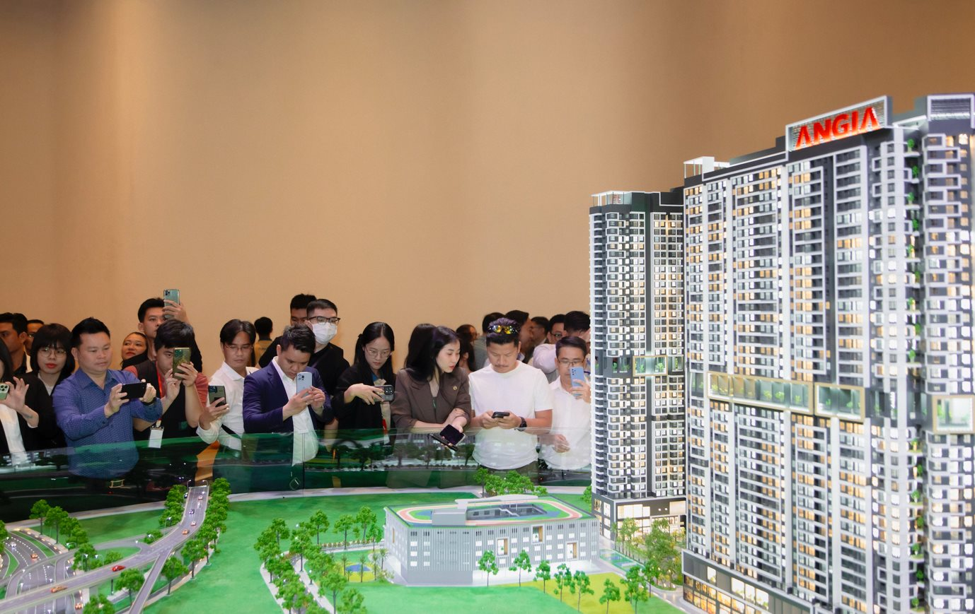 Loạt doanh nghiệp bất động sản phía Nam rầm rộ ra hàng - Ảnh 1