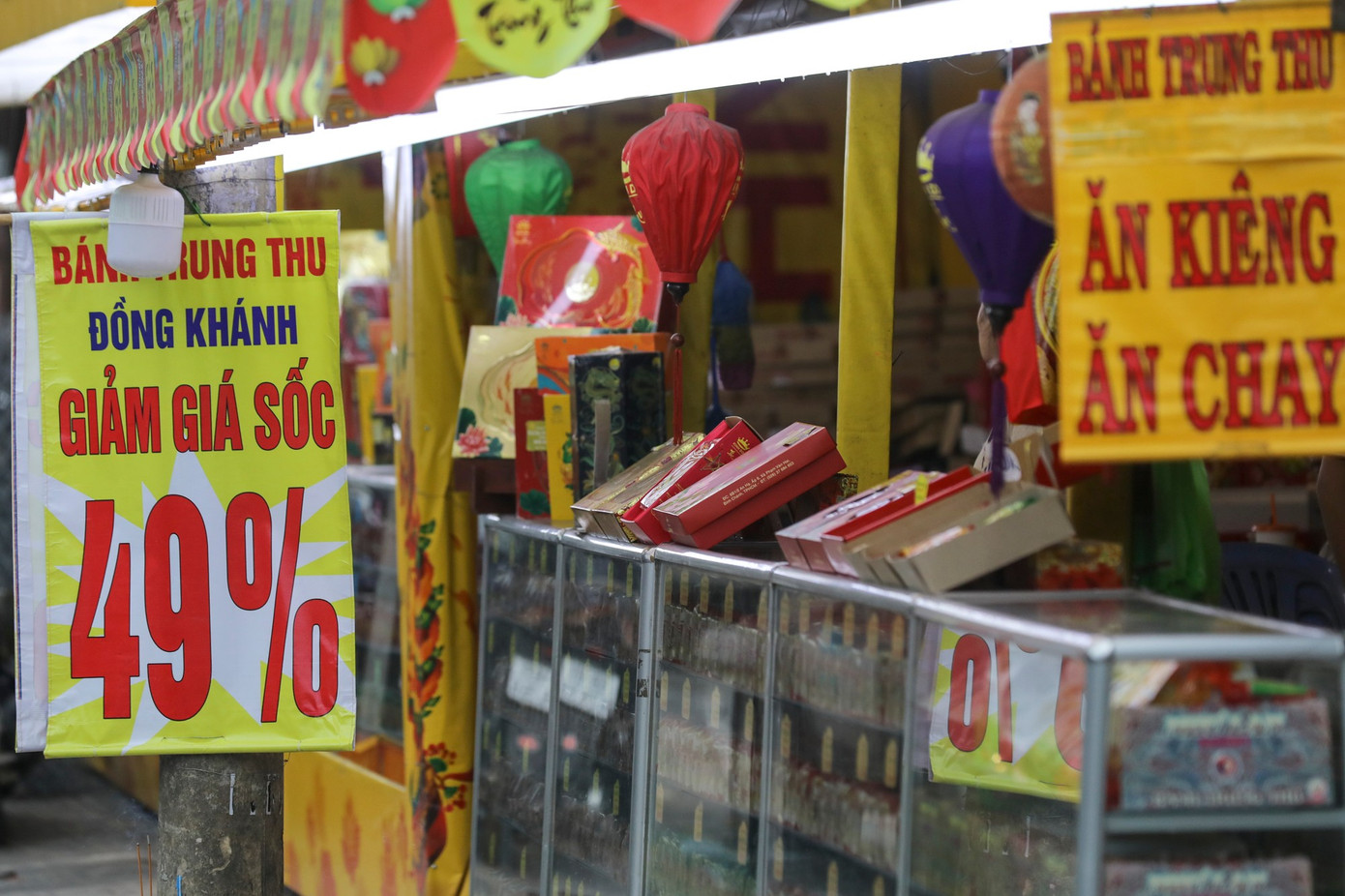 Hình ảnh trái ngược của thị trường bánh trung thu ở TPHCM - Ảnh 3