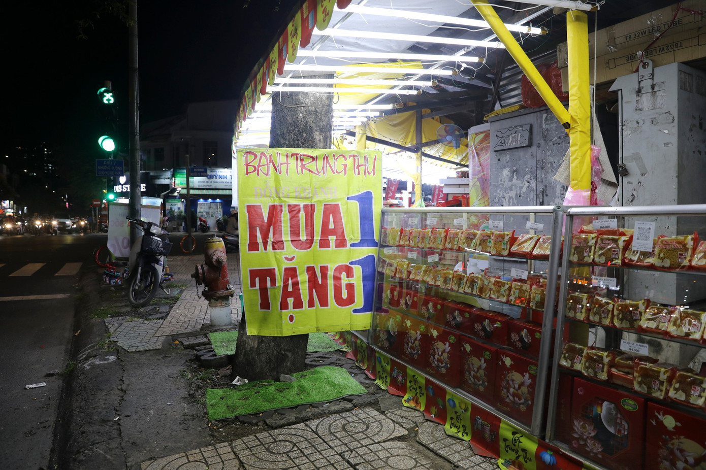 Hình ảnh trái ngược của thị trường bánh trung thu ở TPHCM - Ảnh 2