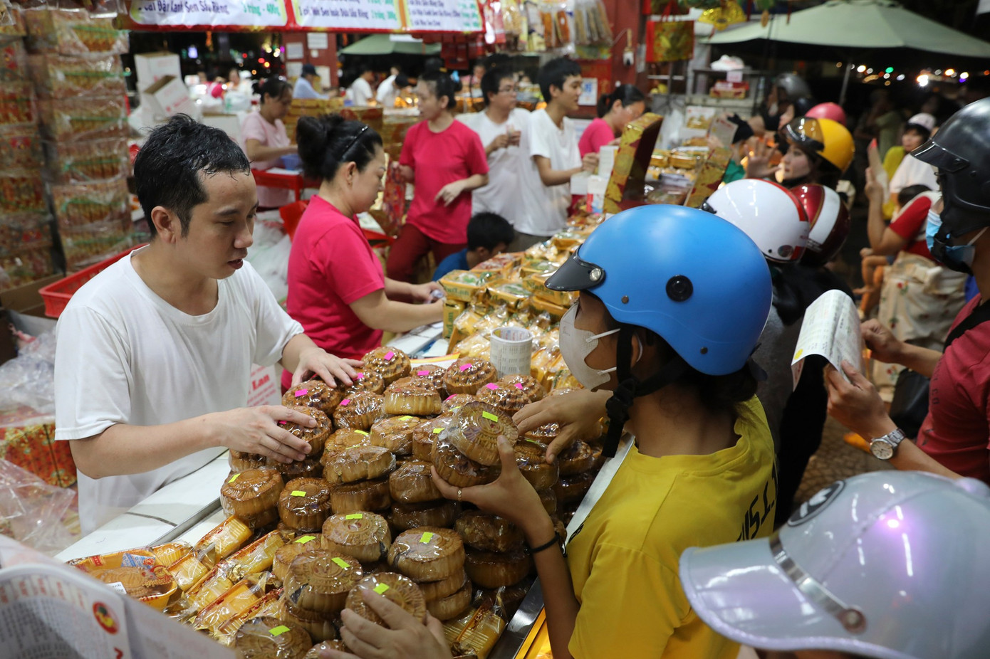 Hình ảnh trái ngược của thị trường bánh trung thu ở TPHCM - Ảnh 6