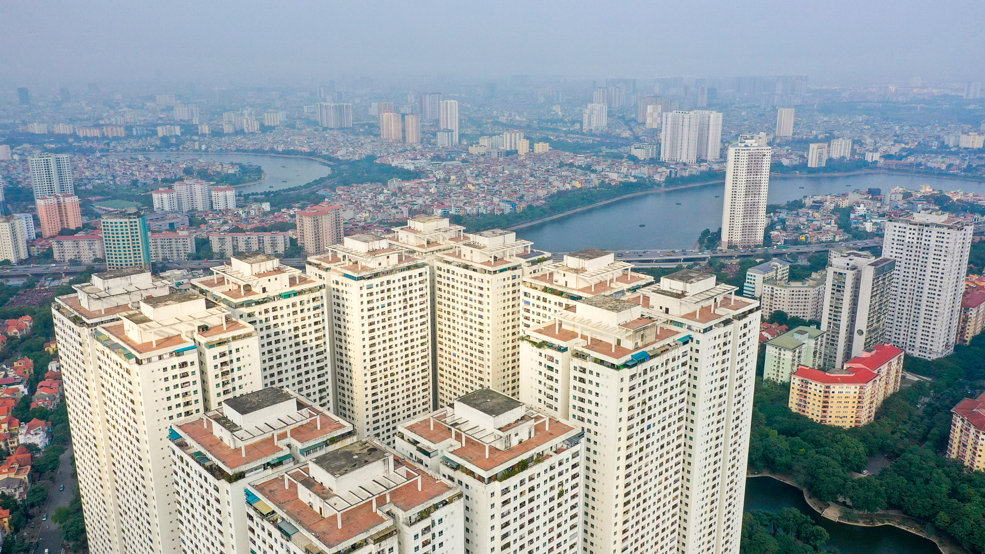 Chung cư có tường bong tróc, thi thoảng thang máy lại hỏng, thiếu nước...có giá tăng gấp 3 lần, hở ra là cháy hàng - Ảnh 10