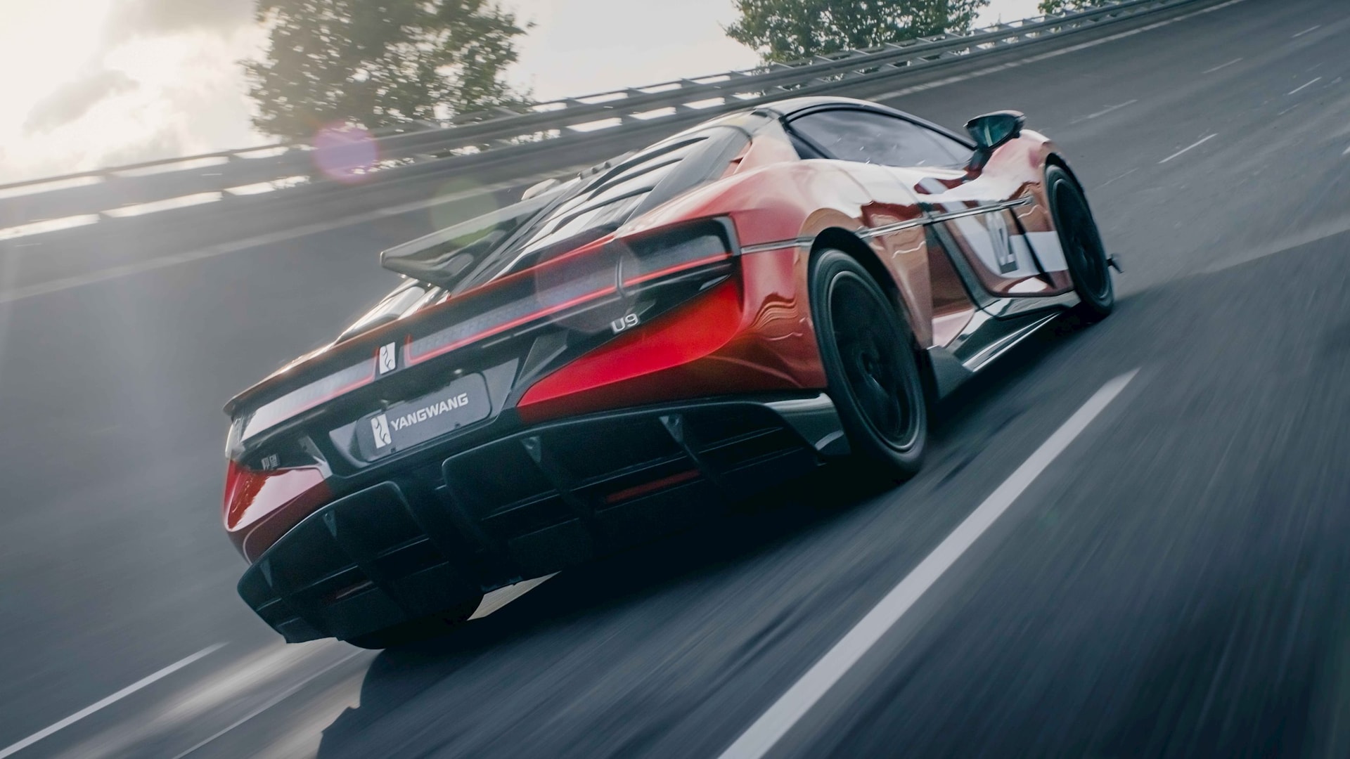 BYD chính thức vượt mặt Bugatti, tạo ra chiếc xe thương mại nhanh nhất thế giới – tốc độ suýt chạm 500 km/h - Ảnh 4