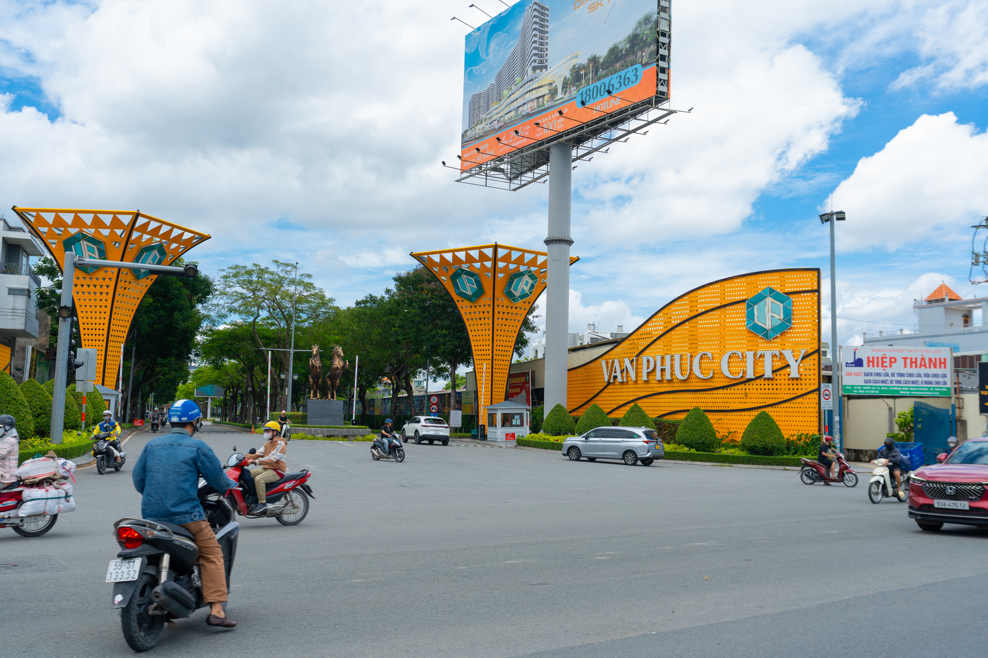 Toàn cảnh công trường nâng cầu lớn nhất Việt Nam: Huy động hơn 100 bộ kích thuỷ lực, nâng cầu 11.000 tấn, sai số dưới 1mm - Ảnh 11