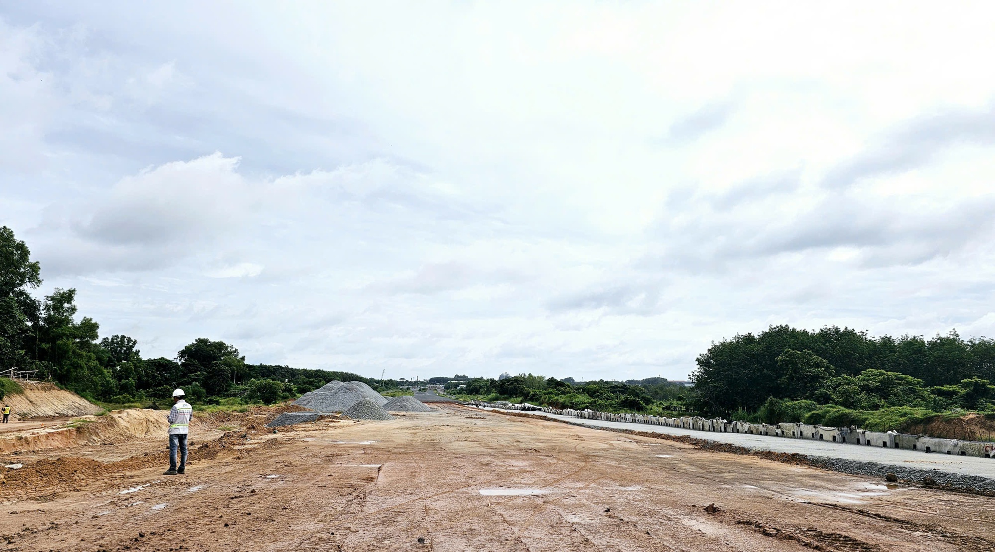 Đua tiến độ 100 ngày cao điểm về đích dự án Vành đai 3 - TP HCM - Ảnh 7