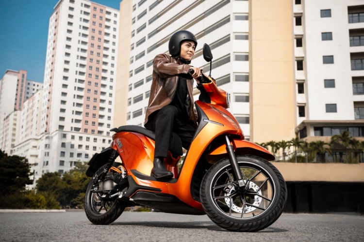 4 mẫu xe máy điện đi được xa nhất, sạc một lần chạy hơn 200km, bất ngờ với 2 cái tên Việt - Ảnh 1