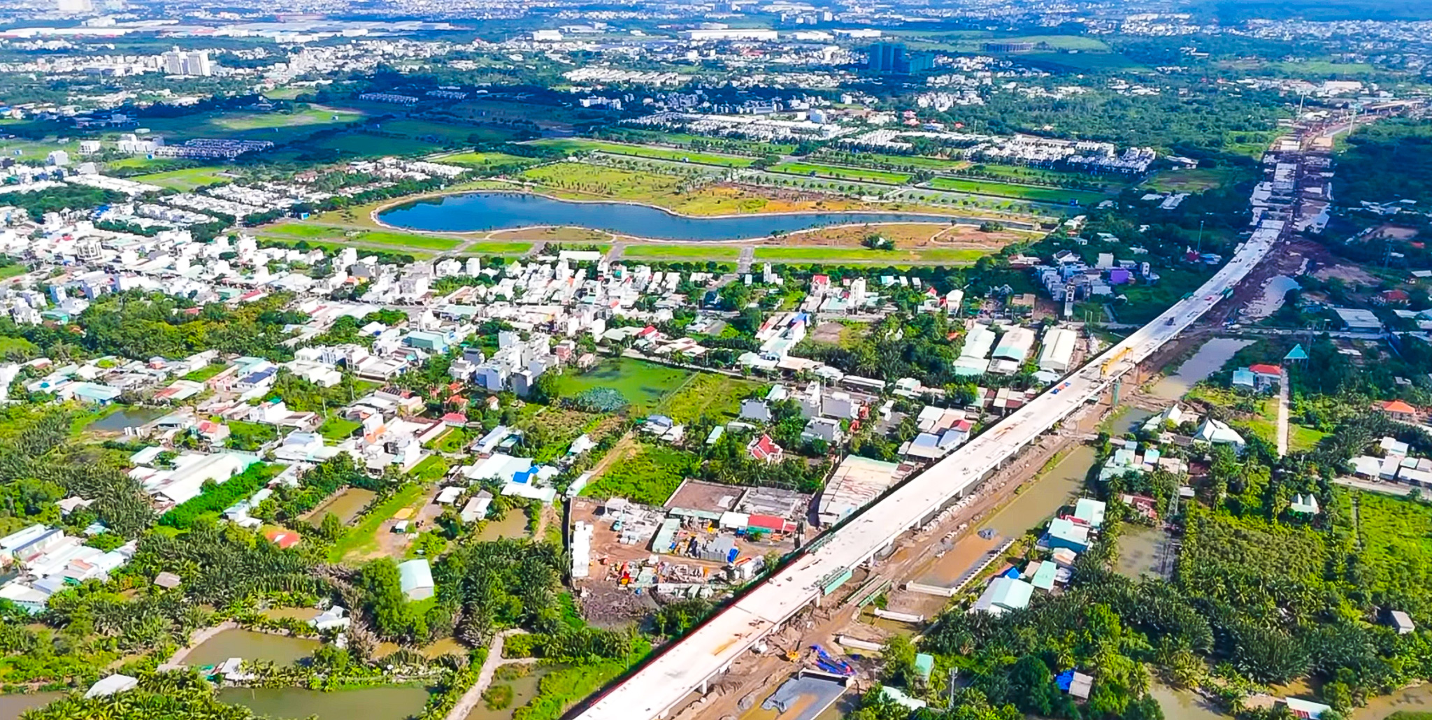 Khu đô thị treo đầy biển bán gấp, nhà ngộp nhưng giá tăng gần 70% ở TP.HCM - Ảnh 11