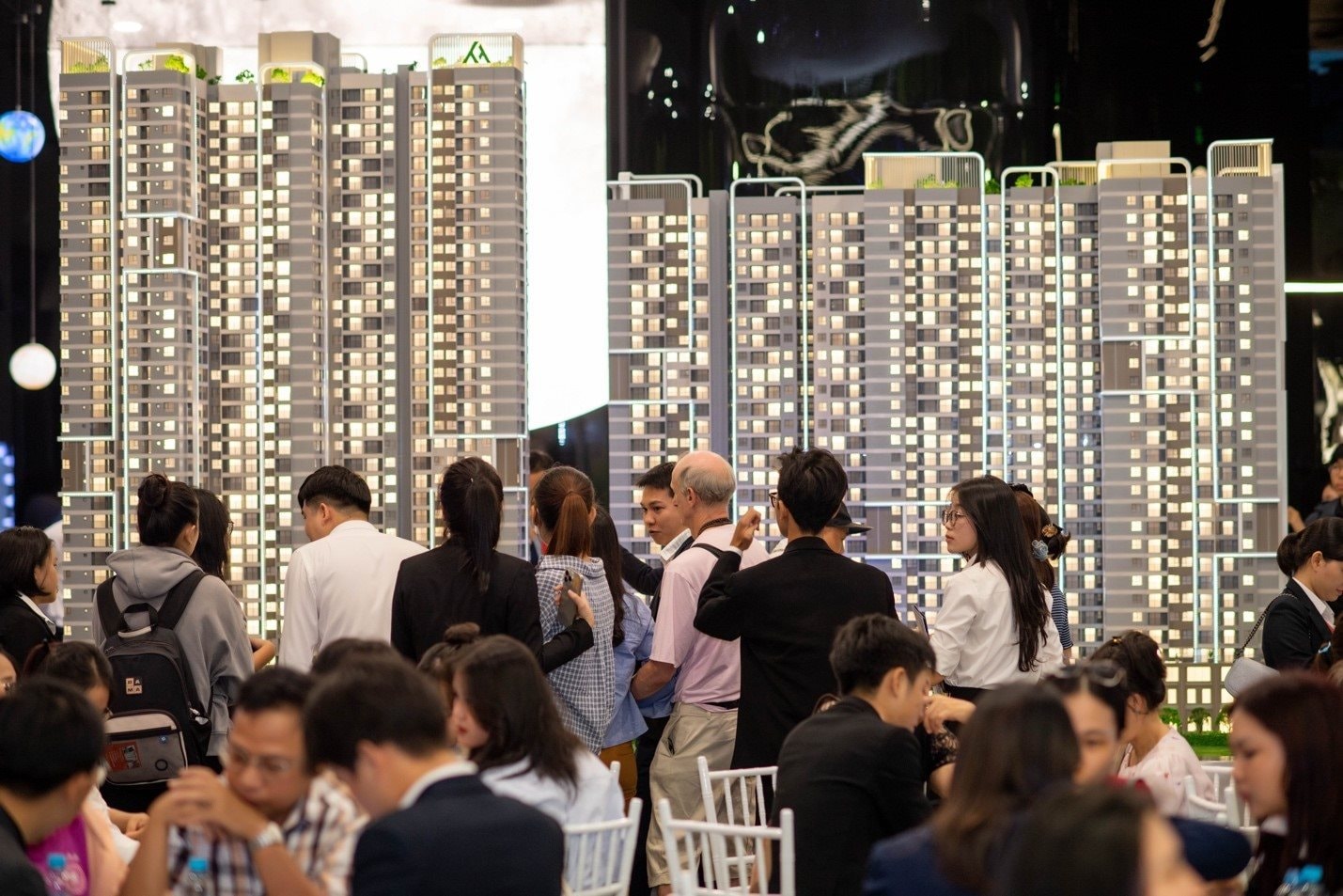 Những chuyển động đáng chú ý trên thị trường bất động sản TP.HCM, chung cư tiếp tục dẫn đầu mức độ quan tâm - Ảnh 1