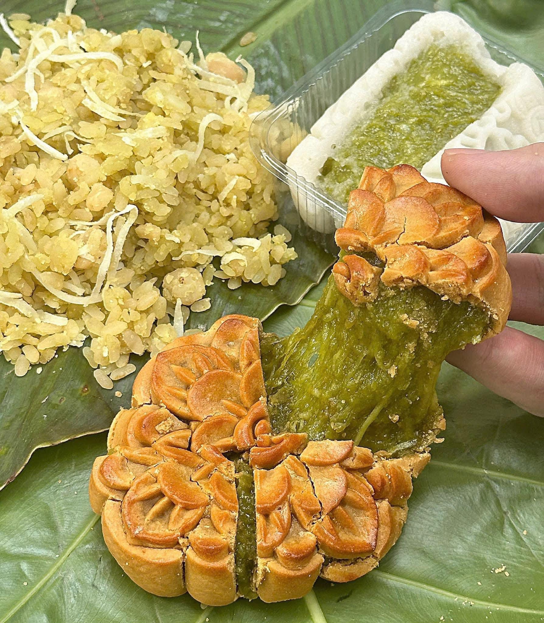 Muốn mua bánh Trung thu cốm mà ngại chen chúc xếp hàng: Đây là 3 địa chỉ đang được nhiều người truyền tai - Ảnh 10