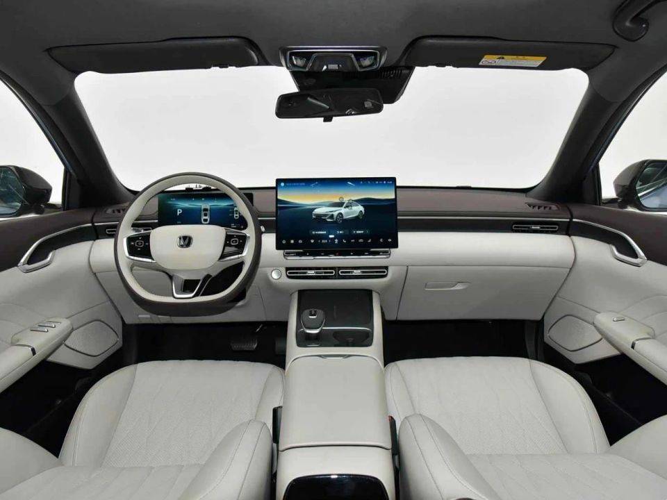 'Ông trùm' xe tải tại Việt Nam trình làng mẫu sedan ngang cỡ Honda Civic: tiêu thụ 6,2L/100 km, giá rẻ hơn cả Kia Morning - Ảnh 3