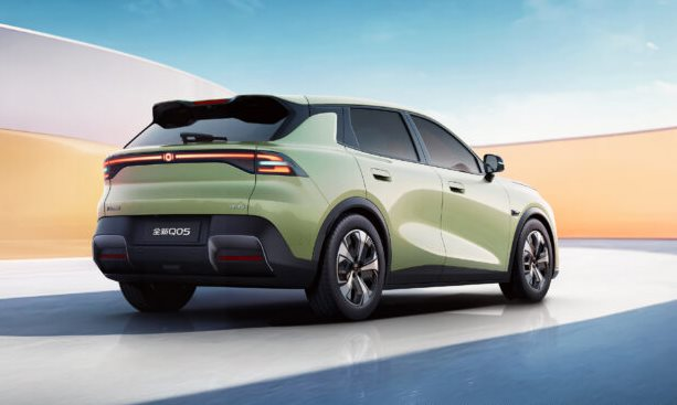 Ông trùm xe tải hợp tác xây nhà máy tại Việt Nam hé lộ mẫu SUV điện cỡ nhỏ: Một lần sạc đi hơn 500 km, giá khởi điểm từ 400 triệu đồng - Ảnh 1