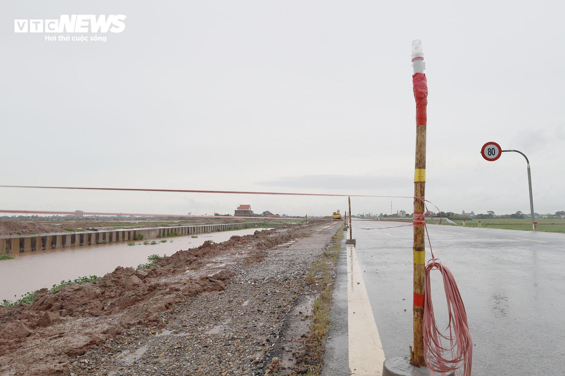 Chiêm ngưỡng cầu sông Hồng gần 1.000 tỷ đồng nối Hưng Yên với Ninh Bình - Ảnh 19