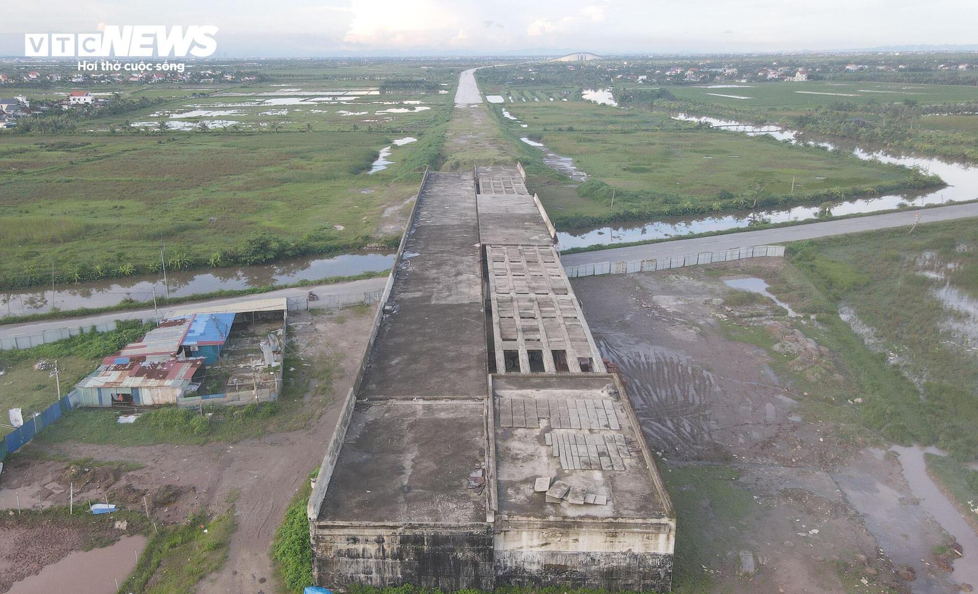 Đường bộ ven biển qua Hải Phòng 3.700 tỷ đồng 'đắp chiếu' sau 8 năm khởi công - Ảnh 13