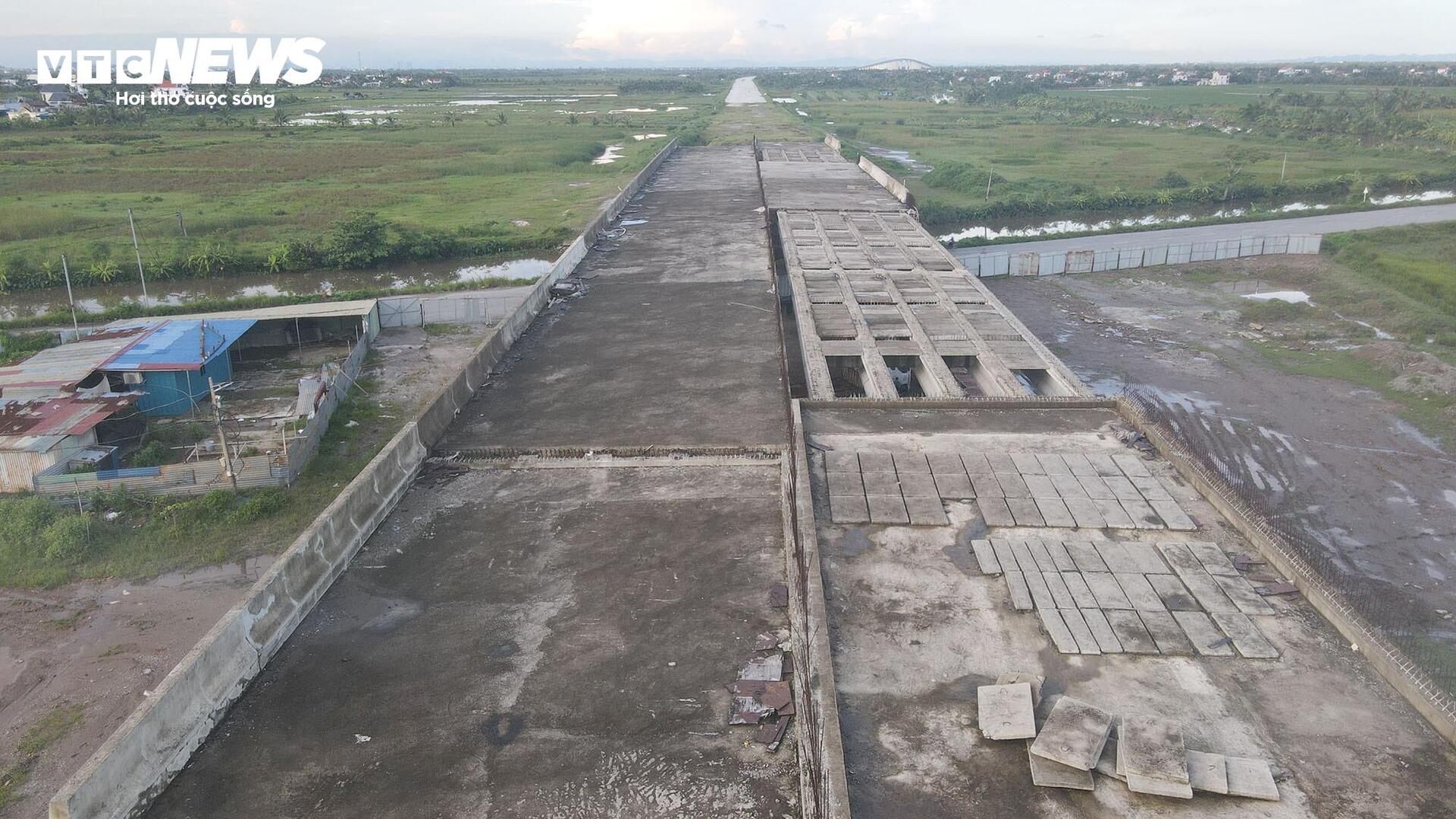 Đường bộ ven biển qua Hải Phòng 3.700 tỷ đồng 'đắp chiếu' sau 8 năm khởi công - Ảnh 15