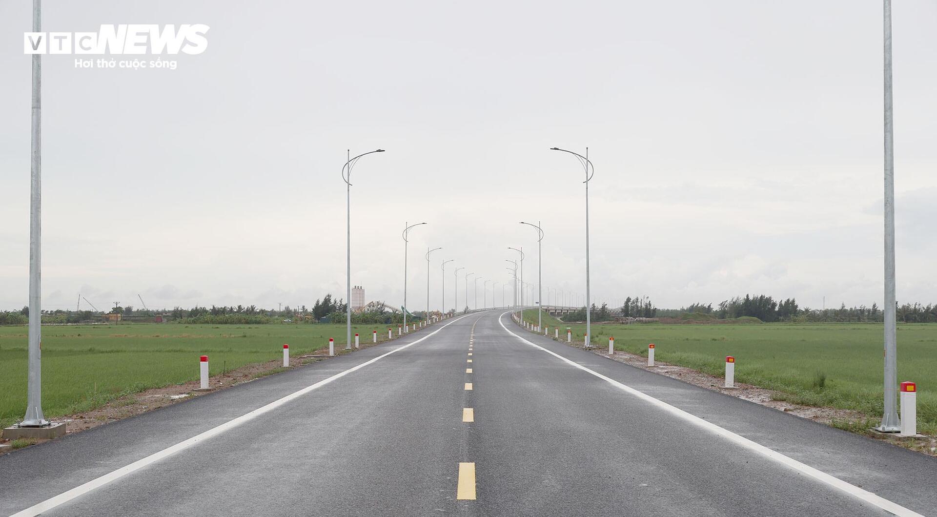 Chiêm ngưỡng cầu sông Hồng gần 1.000 tỷ đồng nối Hưng Yên với Ninh Bình - Ảnh 21