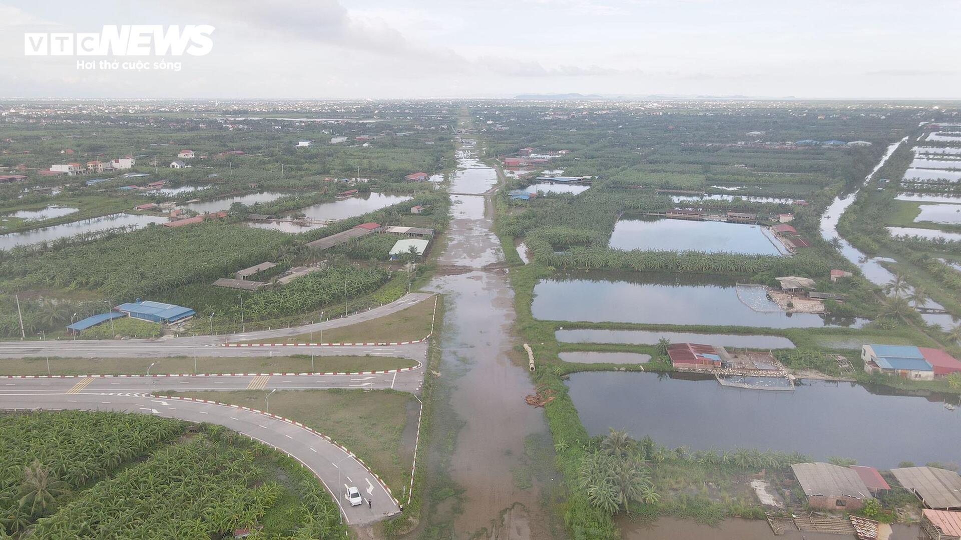 Đường bộ ven biển qua Hải Phòng 3.700 tỷ đồng 'đắp chiếu' sau 8 năm khởi công - Ảnh 20